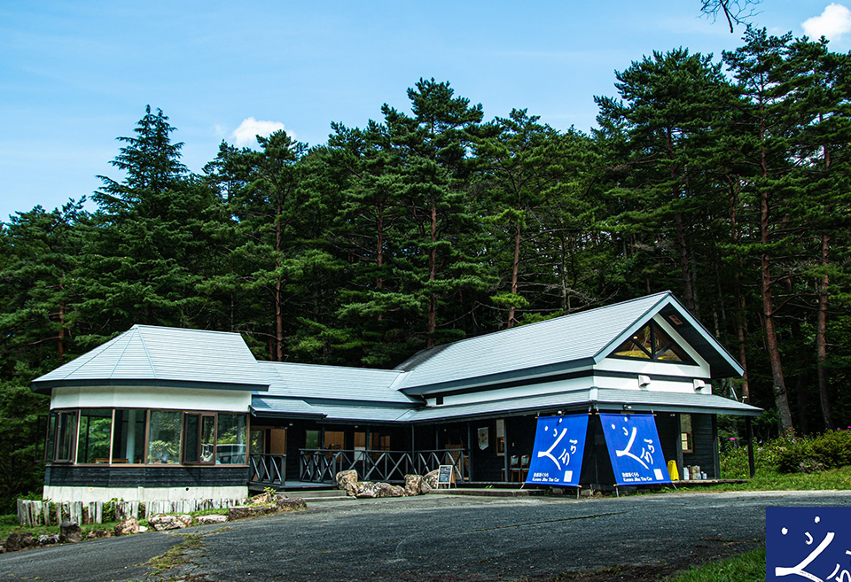 ホテルの道路を挟んだ向かいにあります